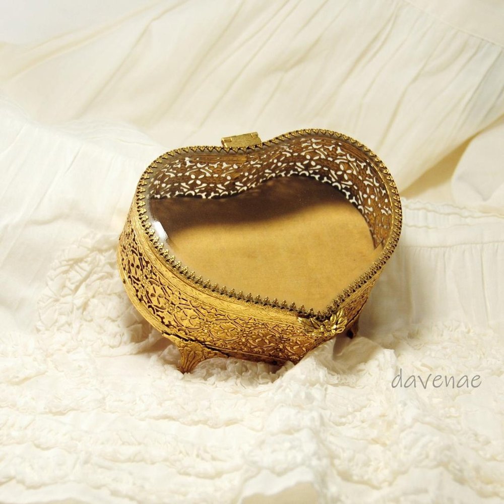 Vintage 1930's Gold Tone Filigree Heart Shaped Jewelry Box